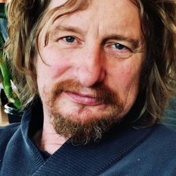 Alain Bellot - 飆速快遞演員 飾演Man parking Holland