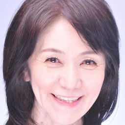 定岡小百合 飾演 Anna (voice)