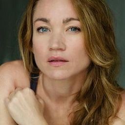 Lisa Potthoff 飾演 Julia Franke