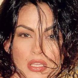 Rebecca Ferratti 飾演 Luc's Ex-wife