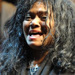 蘇珊·巴森 飾演 Mrs. Maier