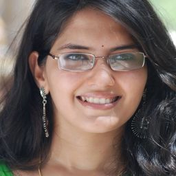 Aayira 飾演 Bhargavi