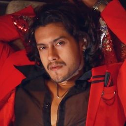 Saurav Chakrabarti 飾演 Biju