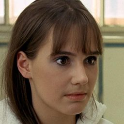 Anita Lochner 飾演 Mrs. Mason