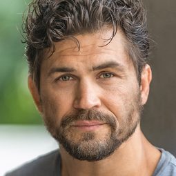 Christian Svensson 飾演 Ramzan