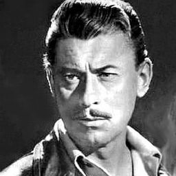 Jean-Pierre Kérien 飾演 Paul