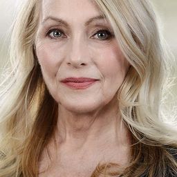 Lin Hultgren 飾演 Spa Patron