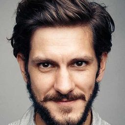 馬修貝恩頓 飾演 Ficklegruber