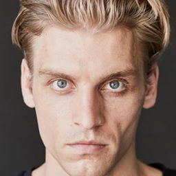 Nico Ehrenteit 飾演 Marco