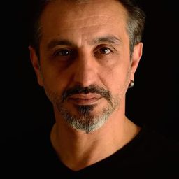 魯希·沙利 飾演 Cengiz