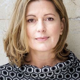 Karin Thaler 飾演 Astrid