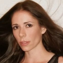 Jamie Lyle 飾演 Nurse