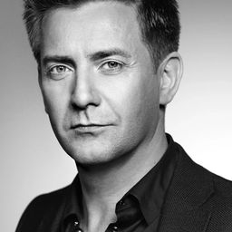 拉法爾·克羅利可夫斯基 飾演 Bruno Szeliga