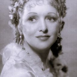 Sophie Stewart 飾演 Geraldine Marsh