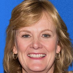 Jackie MacMullan - 魔術師和伯德：一生的對手演員 飾演Self - Author, 