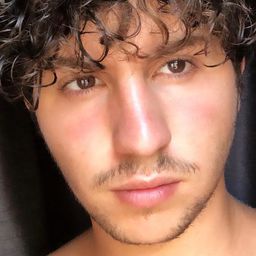 亞歷山德羅·畢賽格納 飾演 Giulio (18 anni)