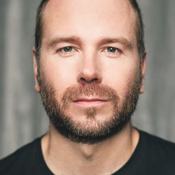 Guillaume Tremblay - 性治療夏令營演員 飾演Voix Shibariste