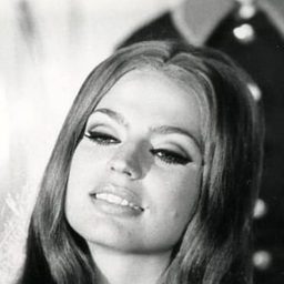 Ira von Fürstenberg 飾演 Arabella