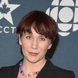 Jennie Raymond - November Christmas演員 飾演Rita