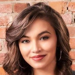 Cheyenne Rae Hernandez 飾演 Gata