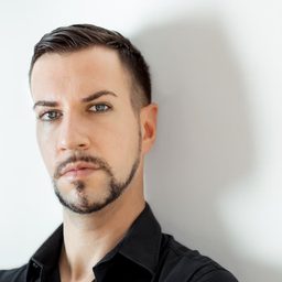 Andrea Mastroni 飾演 Sparafucile