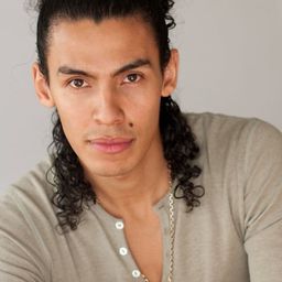 歐費利歐·波提歐 飾演 Tony