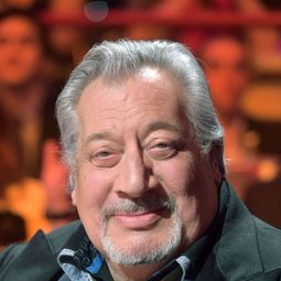Jean-Claude Dreyfus 飾演 Foreman
