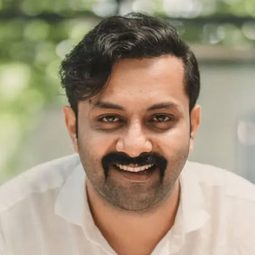 Vishnu Agasthya 飾演 Godjo