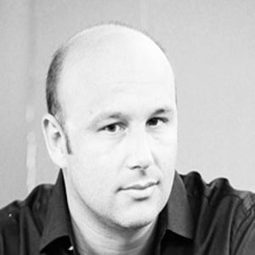 Riccardo Frizza - Lucrezia Borgia演員 飾演Conductor