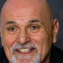 John Fury 飾演 Self