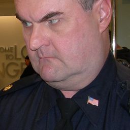 Gil Christner 飾演 Gas Attendant