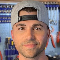 馬克羅伯 飾演 Mark Rober