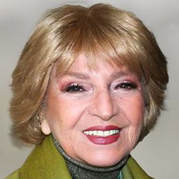 Göksel Kortay 飾演 Self