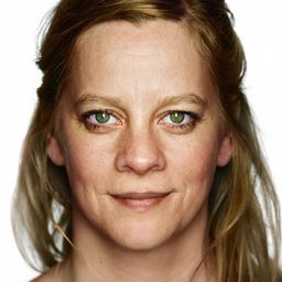 Sólveig Guðmundsdóttir 飾演 Kolbrún