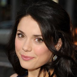 Ali Cobrin - 美國派：高潮再起演員 飾演Kara