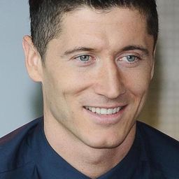 Robert Lewandowski 飾演 Self