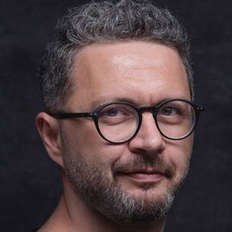 İbrahim Selim 飾演 İrfan