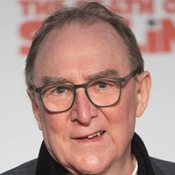 德爾莫特·克勞利 飾演 Death