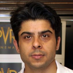 錢德拉楚爾·雷伊 飾演 Nirmal