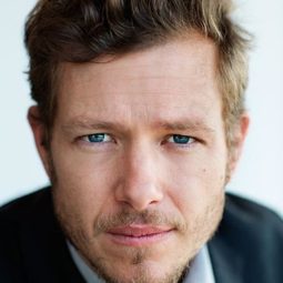 Clyde Berning - 皇后鎮球王編劇