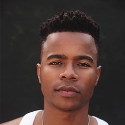 馬克·理查德森 - 19 Weeks演員 飾演Ray