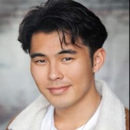 Ray Kam 飾演 Henry