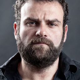 Federico Mancini 飾演 La Postina