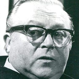 Robert Dorning 飾演 Philip Fairweather