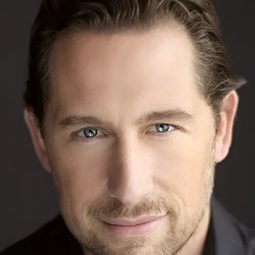 Jason Tremblay 飾演 Archie Dennison