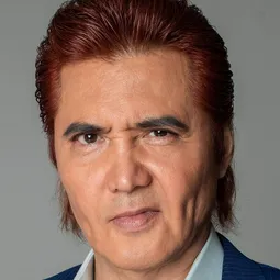 竹內 力 飾演 Kuhachiro Baba