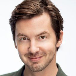 Erik Stocklin 飾演 Noah