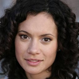 Terence Schreurs 飾演 Elise