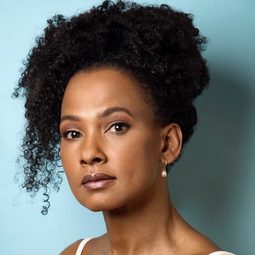 Indhira Serrano - 天堂旅行演員 飾演Madame Taylor