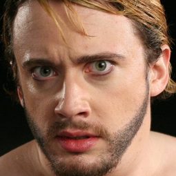 Sam Hyde 飾演 Self